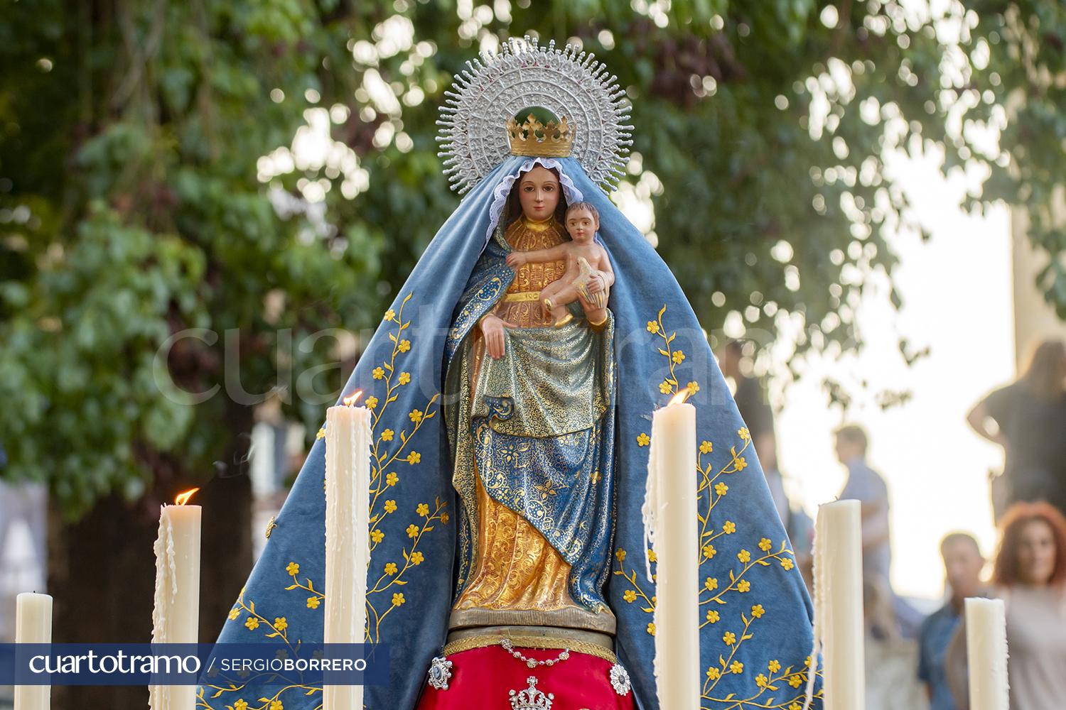 La Virgen Del Pilar Procesionó En Su Día Por Las Calles Del Barrio De ...